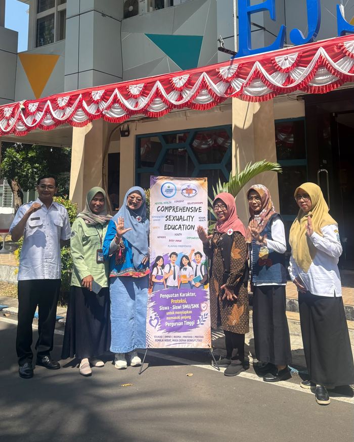 Tim WCC bersama pihak sekolah pada kegiatan CSE